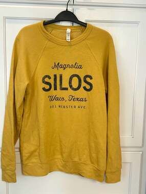 Women’s Magnolia Silos Waco Texas Raglan Sweatshirt - Mustard Yellow Mo